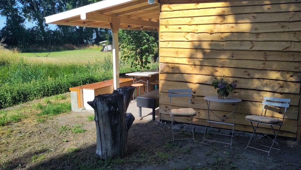 buiten naast de Yurt