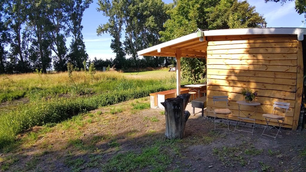 buiten naast de Yurt