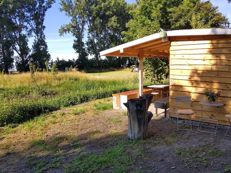 buiten naast de Yurt